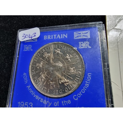 330 - 2x new and sealed commemorative £5.00 coins