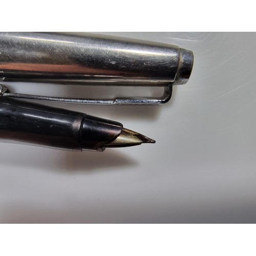 333 - 2x vintage fountain pens inc a Watermans brass fountain pen with a 14k gold nib along with a Parker ... 