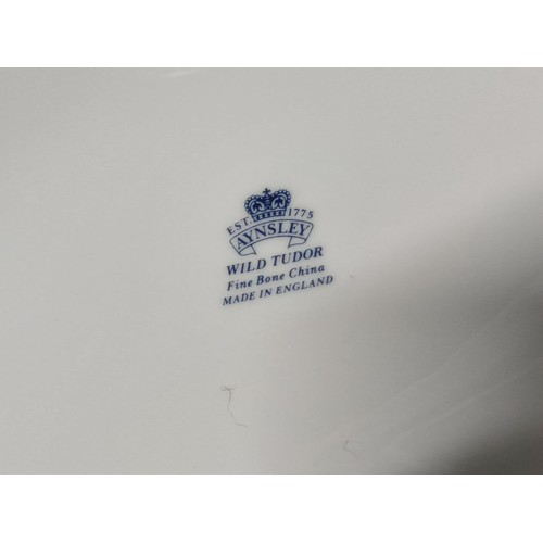 471 - A quantity of 3 Aynsley wild tudor fine bone china bowls, one in the design of a wicker basket.
Larg... 