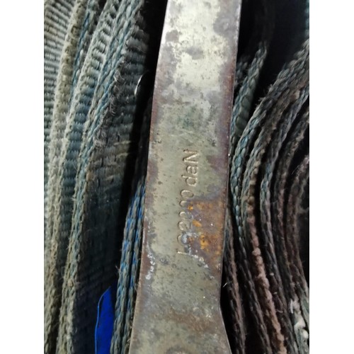 72 - 3x heavy duty ratchet straps in good condition