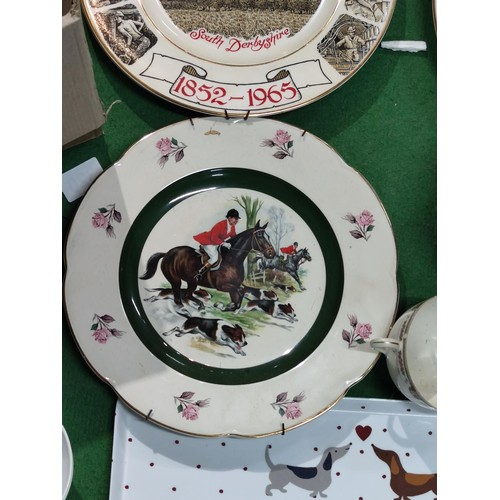 320 - A box containing a quantity of collectables including 9 plates relating to mining, hunting plate, Co... 