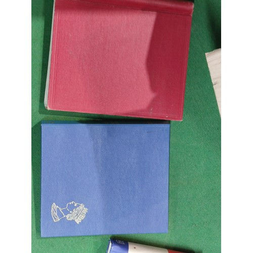 322 - A cardboard box containing a god quantity of empty vintage and modern stamp albums etc, including St... 