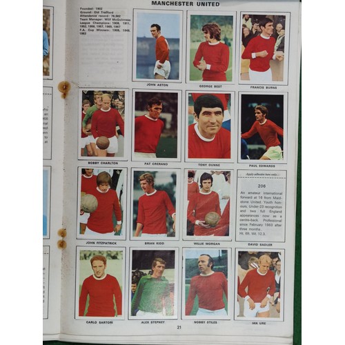 324 - A large quantity of collatable annuals including Dandy, Buster, Roy of the Rover etc, along with a q... 