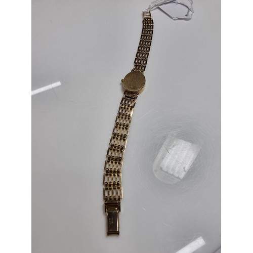 408 - A 9ct hallmarked yellow gold ladies watch by Accurist. Case and strap is yellow gold In good conditi... 