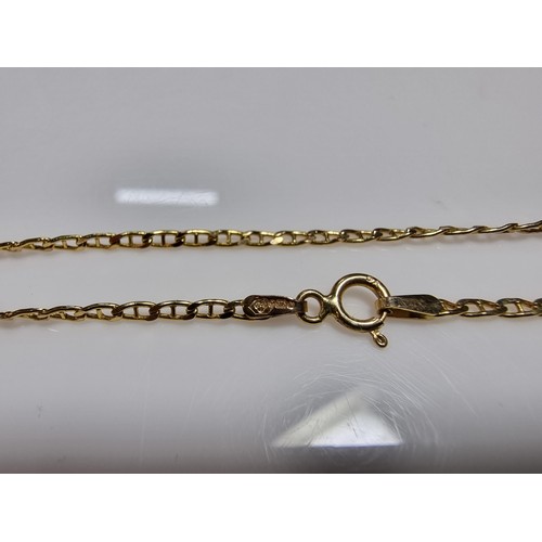415 - A hallmarked 9ct yellow gold bracelet in excellent clean condition, boxed.
Length 9