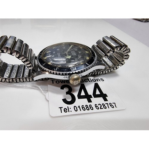 344 - Vintage Camy Geneva seventeen jewels incablock gents watch. 
Watch has been tested for short period ... 