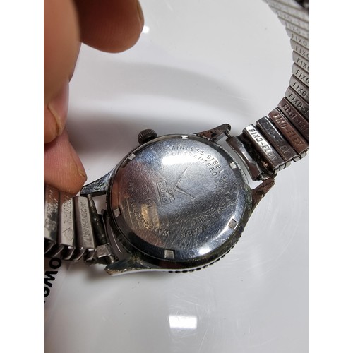 344 - Vintage Camy Geneva seventeen jewels incablock gents watch. 
Watch has been tested for short period ... 