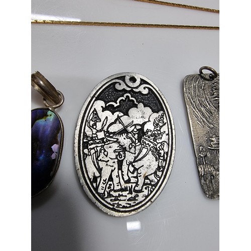 347 - A quantity of collectable jewellery including an unusually pewter pendant most likely Danish, along ... 