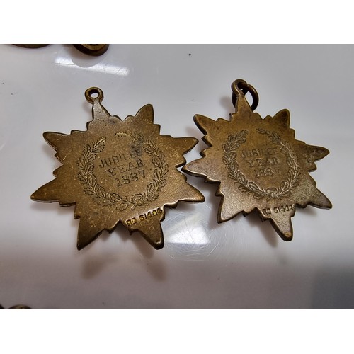 351 - A quantity of collectables including an ornate chunky pocket watch chain. 13