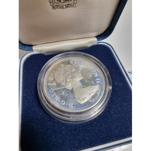 379 - A cased royal mint silver proof crown commemorating the Prince of Wales and Lady Dianna Spencer stru... 