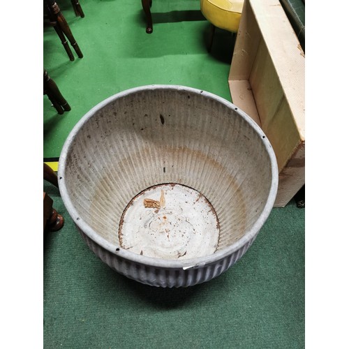 37 - Large vintage galvanised Dolly tub in good condition with no holes. Ideal for use as a garden plante... 