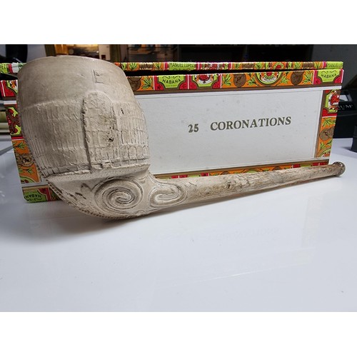 434 - A rare large clay pipe commemorating the great exhibition Crystal Palace 1851 with a scene of Crysta... 