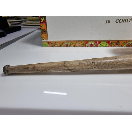 434 - A rare large clay pipe commemorating the great exhibition Crystal Palace 1851 with a scene of Crysta... 