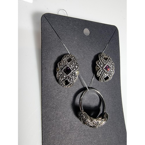 439 - A quantity of 5 matching jewellery sets, 3 of the sets are 925 silver including ones inset with amet... 
