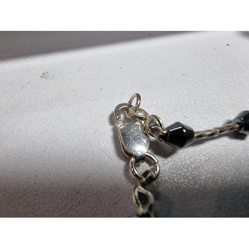 439 - A quantity of 5 matching jewellery sets, 3 of the sets are 925 silver including ones inset with amet... 