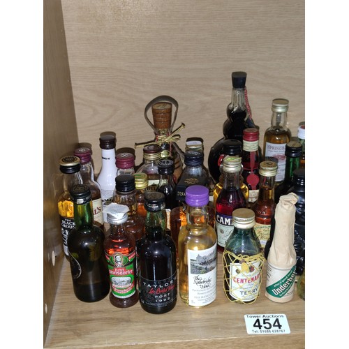 Lot 454       