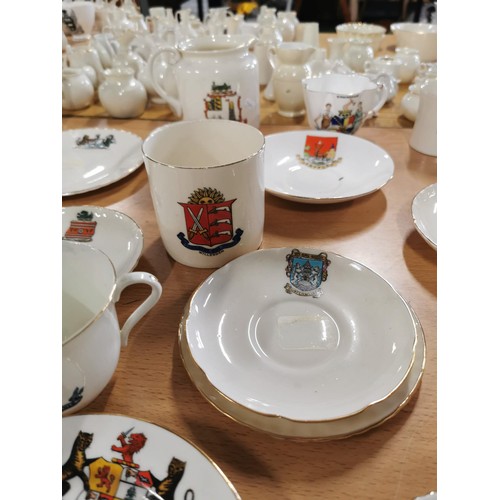 256 - Large quantity of approx.. 40x pieces of vintage crested ware China inc many cups and saucers with v... 