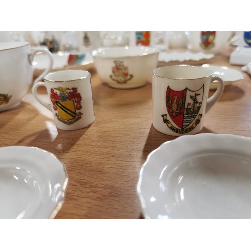 256 - Large quantity of approx.. 40x pieces of vintage crested ware China inc many cups and saucers with v... 