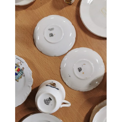 256 - Large quantity of approx.. 40x pieces of vintage crested ware China inc many cups and saucers with v... 