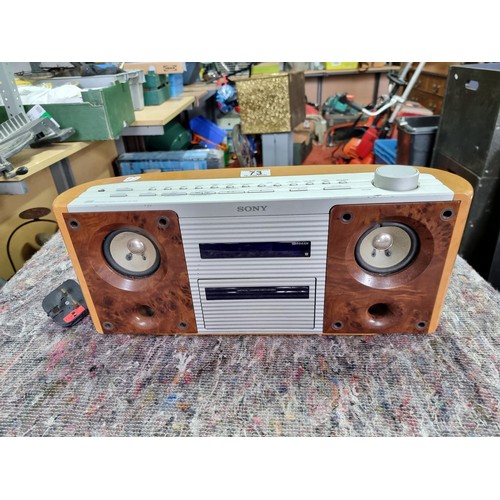 Vintage Sony ZS-2000 Radio CD player in good condition