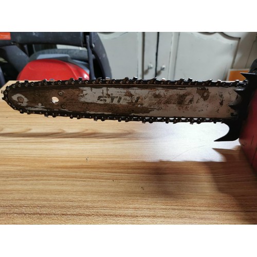 21 - Sovereign chainsaw in full working order complete with a 14in blade, model number SCS 38