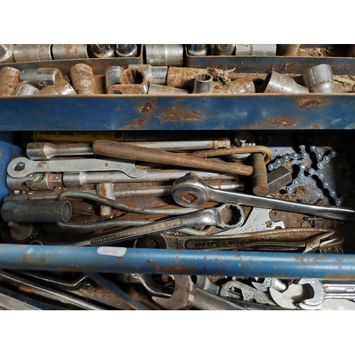 23 - Cantilever tool box full of tools inc spanners, torque wrench, sockets etc