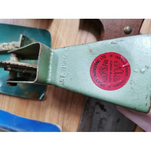 44 - Box containing a quantity of tools inc, wire brushes, hand grinder, electrical components a vintage ... 