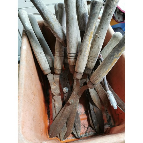 67 - Large quantity of wooden vintage tools inc a large quantity of garden shears belly drills wood plane... 