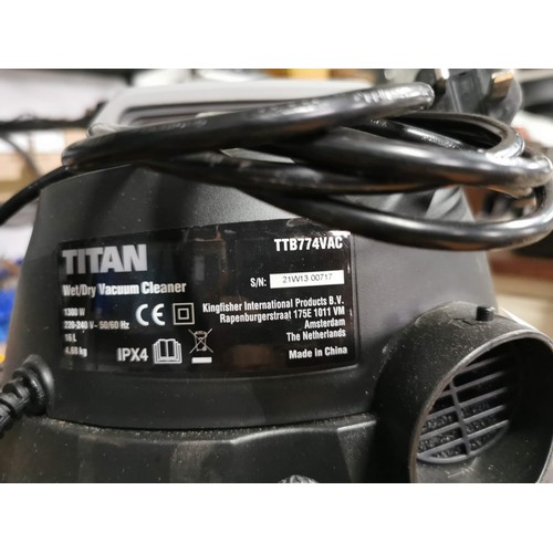 71 - Titan wet/dry vacuum cleaner 1300W in excellent condition complete with accessories and instruction ... 