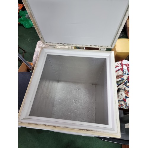 455 - Whirlpool chest freezer model AFV602 in clean working condition height 84cm width 55cm depth 54cm