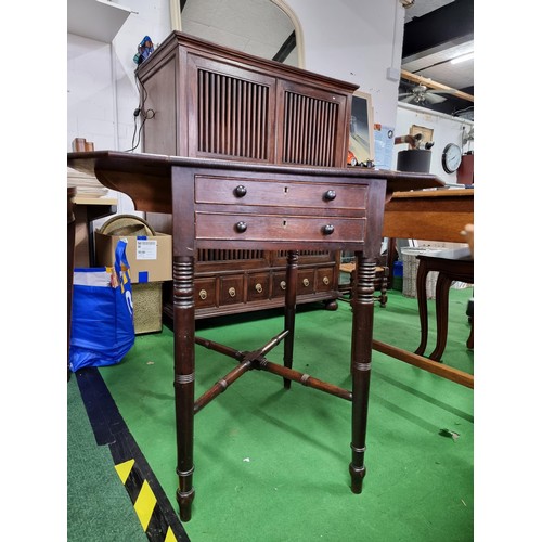 471 - Fine quality antique Georgian Pembroke table with drop leaves standing on turned legs with X stretch... 