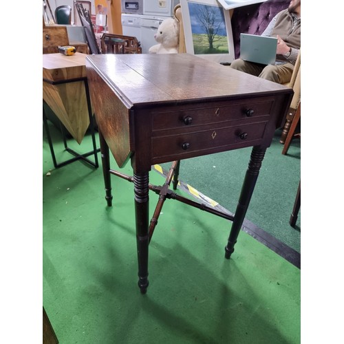 471 - Fine quality antique Georgian Pembroke table with drop leaves standing on turned legs with X stretch... 