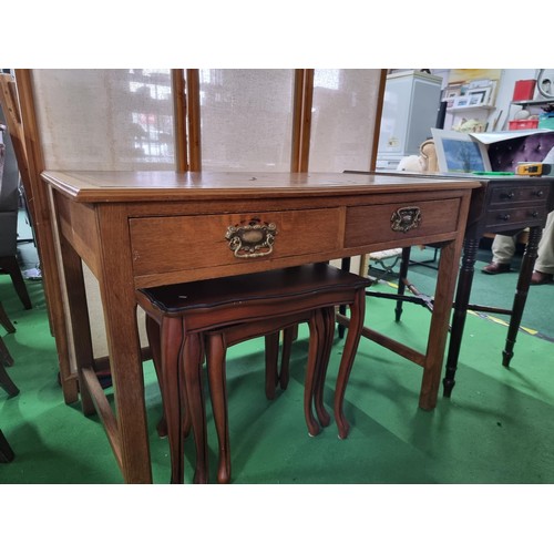 473 - Good quality solid light oak desk with a leather top and two drawers with ornate brass handles of go... 