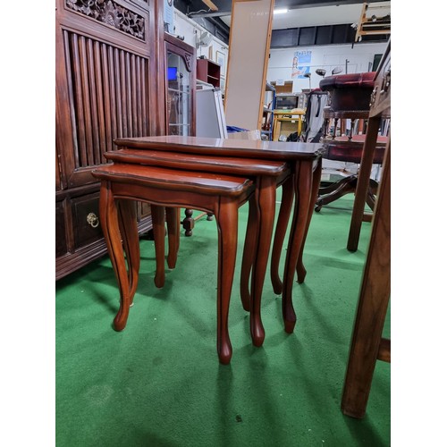 474 - Solid cherry wood nest of three tables with pie crust edges on cabriole legs by John E. Coyle Ltd. L... 