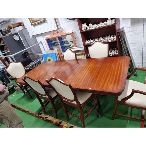 492 - Beresford & Hicks extending mahogany dining table with a set of four plus 2 carver chairs matching w... 