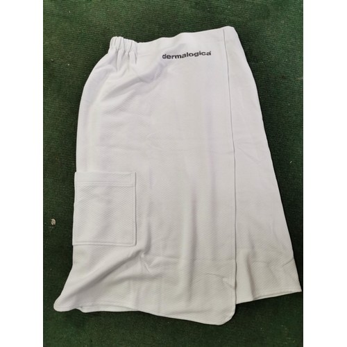 79 - 10x new and sealed Unisex white sauna skirts (clothing for going into a saunas)