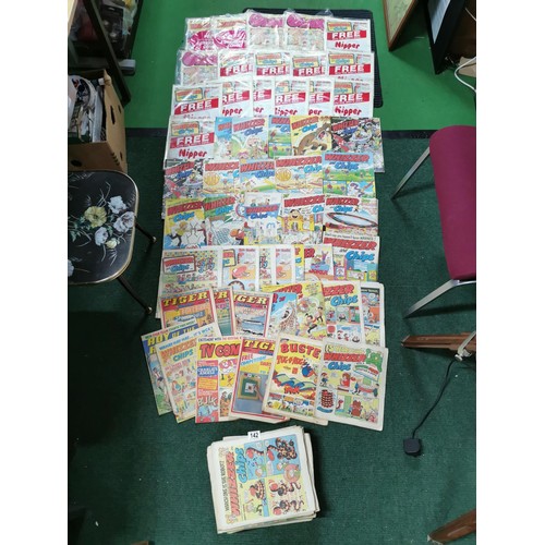 131 - Large collection of Whizzer and Chips comics predominately from the early 1980's in good order a sma... 