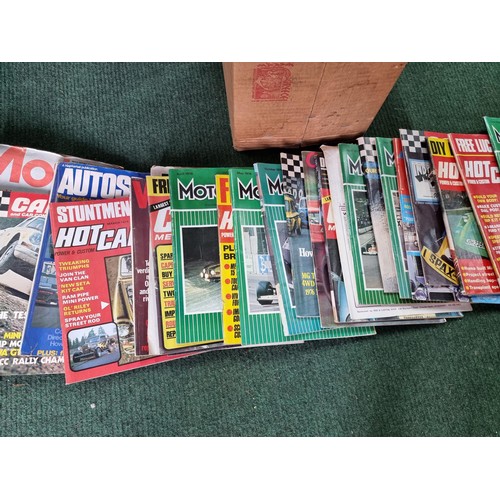 152 - Large quantity of vintage car related magazines inc a large quantity of Motorsport magazines