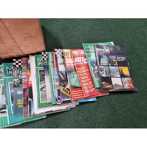 152 - Large quantity of vintage car related magazines inc a large quantity of Motorsport magazines