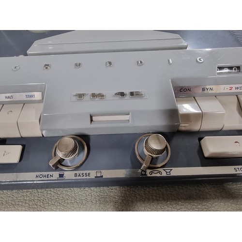 190 - A suitcase style Grundig TK46 stereo reel to reel player in excellent clean condition, has been rece... 