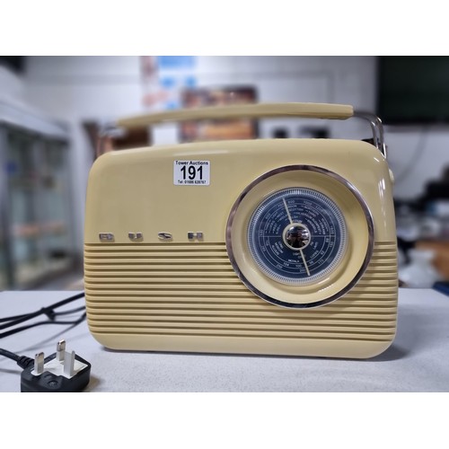 191 - A modern Bush TR82/B radio reproduction of the vintage Bush radios, in excellent clean condition, fu... 