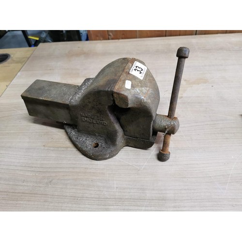 33 - Vintage Record No. 3 bench vice in good order, length of 35cm