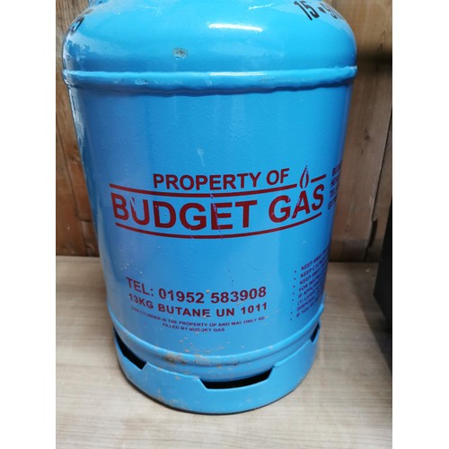 70 - Portable gas heater complete with a full 15kg Budget Gas bottle (Budget Gas are now owned by Calor)