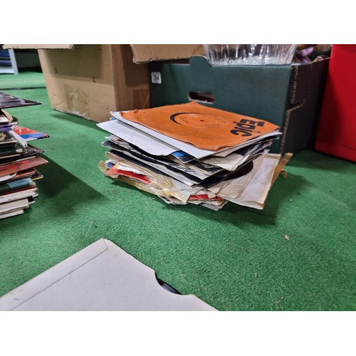 251 - A very large collection of various vinyl 45rpm single records, including bands Marillion, Kayleigh, ... 