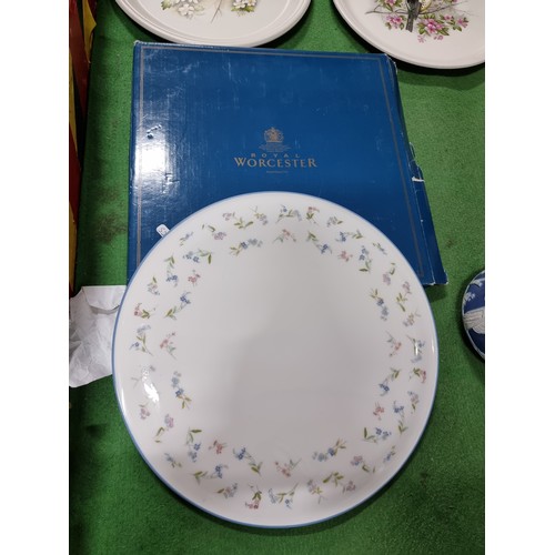 254 - Box of collectable china including a Royal Worcester Spode platers and Adams Tunstall Jasperware bow... 