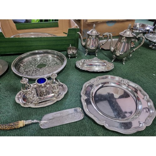 256 - Large collection in 3 boxes of silver plated and pewter items, including plates, box of silver plate... 