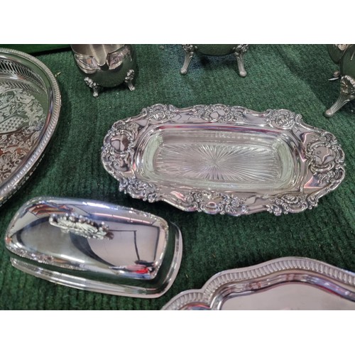 256 - Large collection in 3 boxes of silver plated and pewter items, including plates, box of silver plate... 