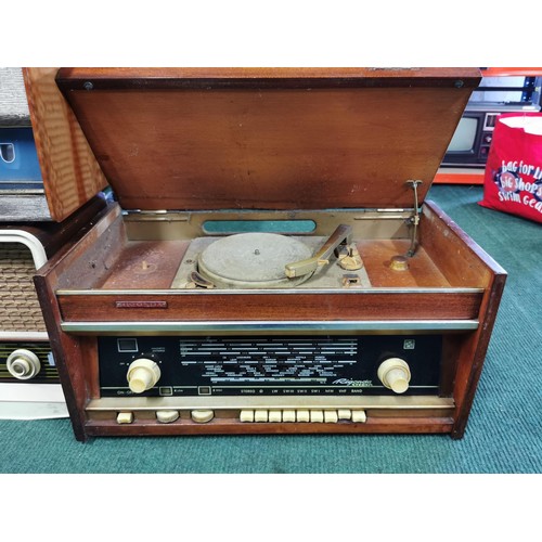 135 - Collection of 4x vintage table top radios inc Bush, Ever Ready, Continental and a Rigonda radio and ... 