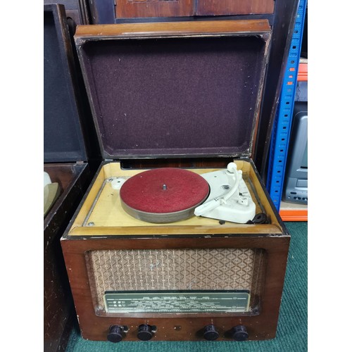 136 - Collection of 7x vintage record players and radios inc 2x HMV, a Palliard, 2x windup gramophone's, p... 