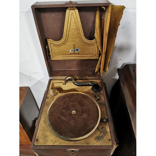 136 - Collection of 7x vintage record players and radios inc 2x HMV, a Palliard, 2x windup gramophone's, p... 